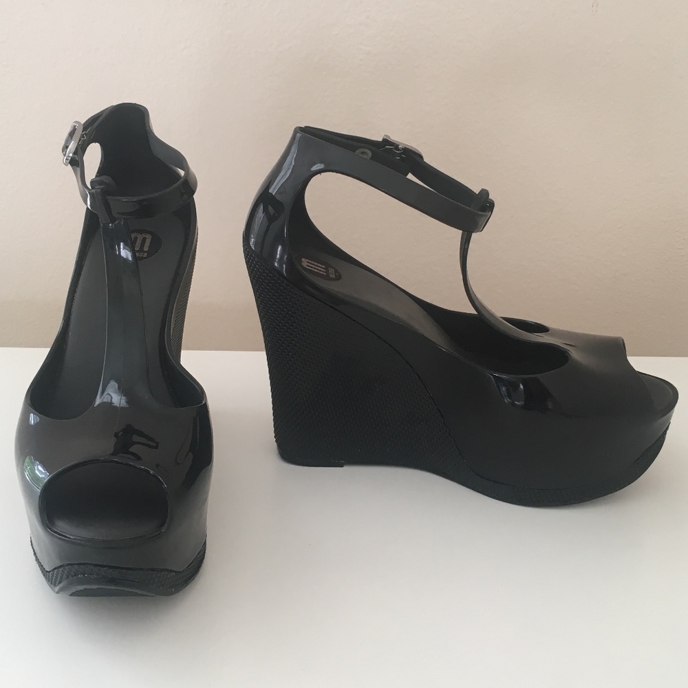 Melissa 'Peace' black wedge t-strap heels 37